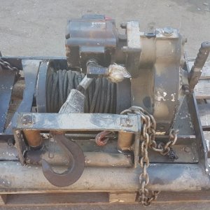 WCIAGARKA HYDRAULICZNA HOLOWNIK - LAWETA