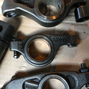 POPYCHACZ ROLKOWY SILNIKA SCANIA R 1438752 1438755