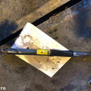 SIŁOWNIK PODNOSZENIA KABINY SCANIA R 1720925